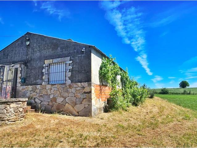 Casa chalet en Venta en Sarria