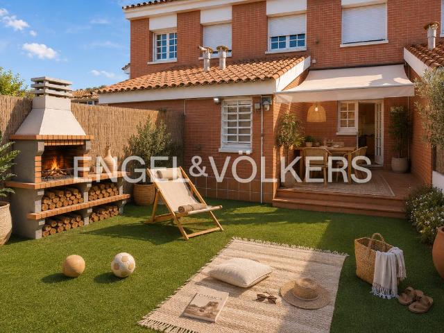 Casa adosada en Venta en Sector Est