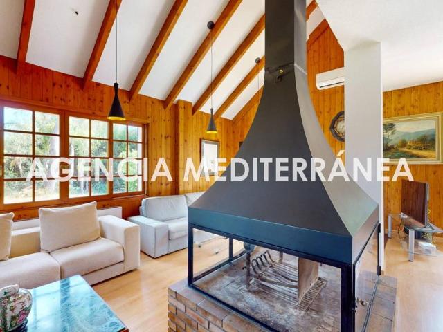Casa chalet en Venta en Serra