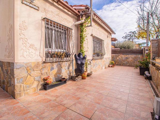 Casa chalet en Venta en Serraparera