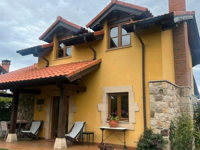 Casa chalet en Venta en Suances