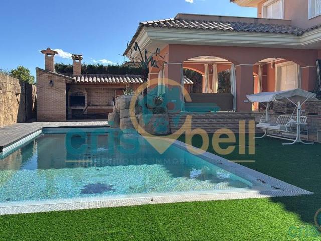 Casa chalet en Venta en Sutullena
