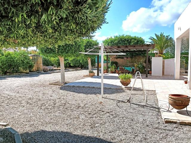 Casa chalet en Venta en Sutullena