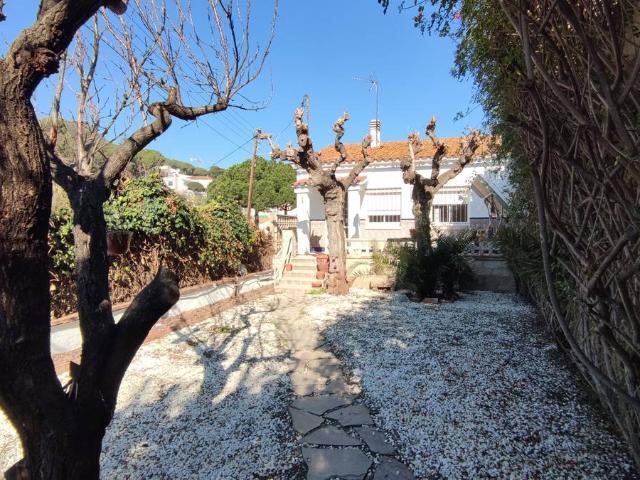 Casa chalet en Alquiler en Tiana
