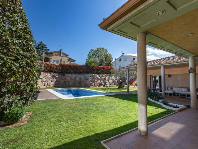 Casa chalet en Alquiler en La Roca del Vallès