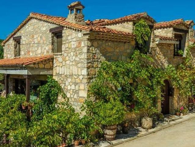Casa Checa