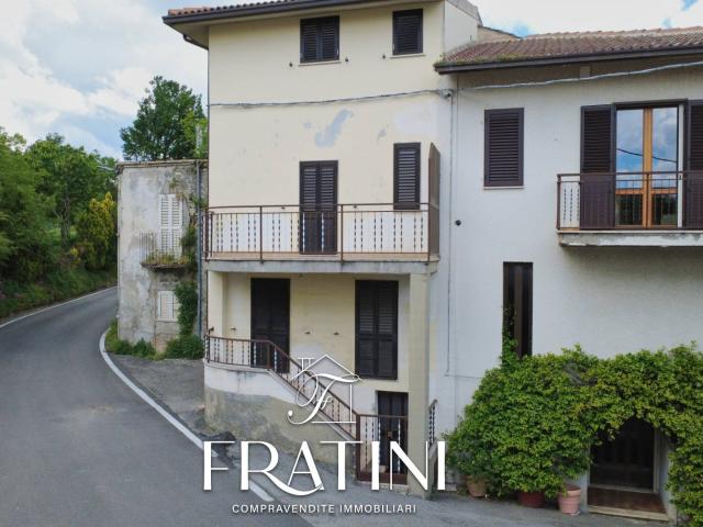 Casa Cielo Terra in vendita a Civitella del Tronto, Piano San Pietro