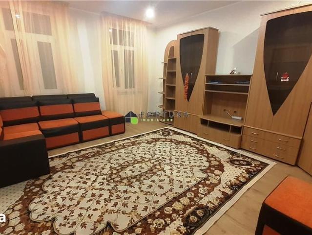 Casa cocheta, 2 camere mobilata si utilata, zona Piata Unirii