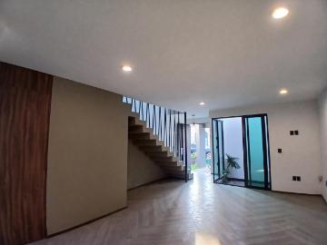 Casa COL. EJERCITO MEXICANO, URUAPAN MICH