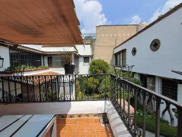 CASA COLONIAL MEXICANA EN VENTA/RENTA EN EL CENTRO DE COYOACAN