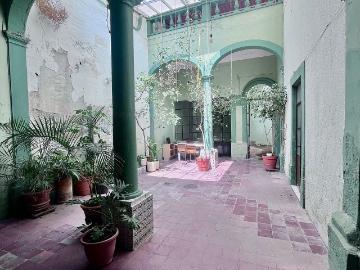 Casa colonial estilo francés en renta