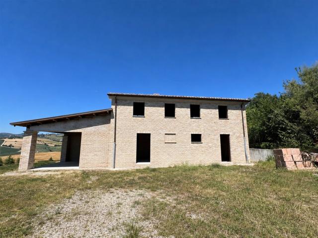 casa colonica allo stato grezzo con vista panoramica 170m² Mondolfo