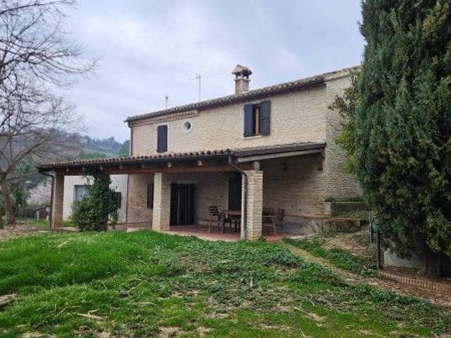 Casa colonica in vendita a Fano