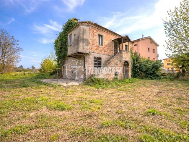 Casa colonica in vendita a Falconara Marittima