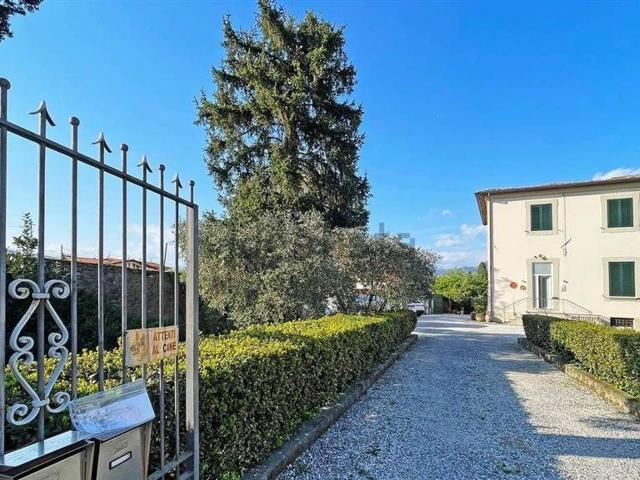 Casa colonica in vendita a Lucca