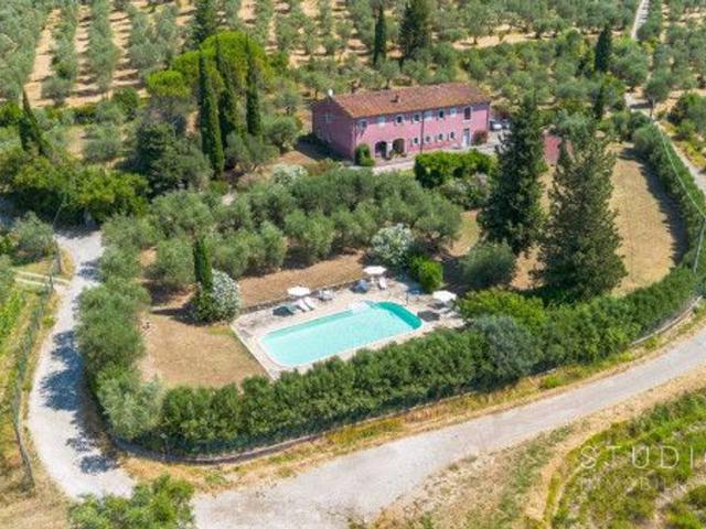 Casa colonica in vendita a Pistoia