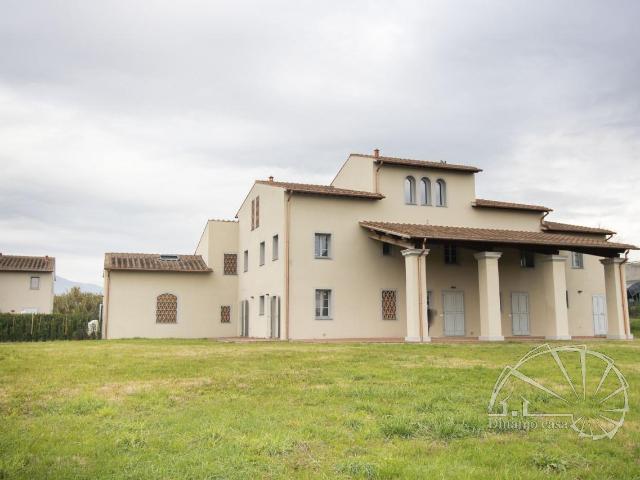Casa colonica in vendita a Prato