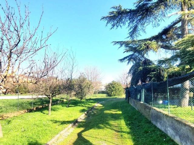Casa colonica in vendita a Prato
