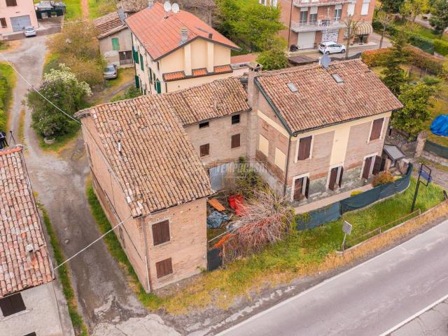 Casa colonica in vendita a Reggio Emilia