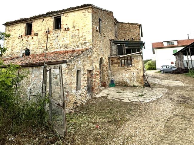 CASA COLONICA in vendita a Ripatransone