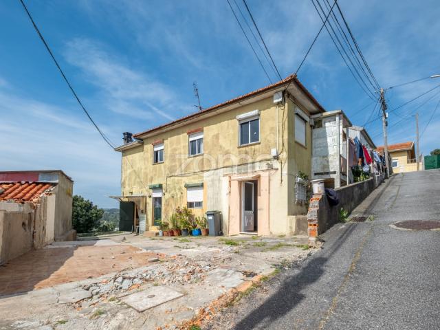 Casa com 5 moradias e um terreno de 528 m² – Ermesinde, Valongo