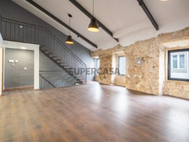 Casa com espaço Comercial Monchique