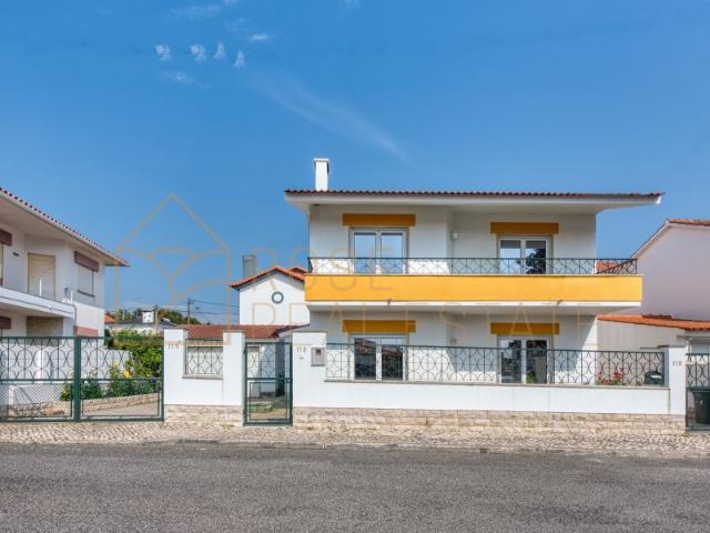 Casa com quatro quartos em Murches, Cascais