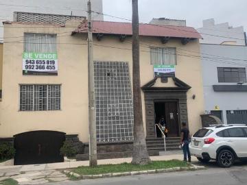 Casa como terreno Vargas Machuca Urb San Antonio Miraflores