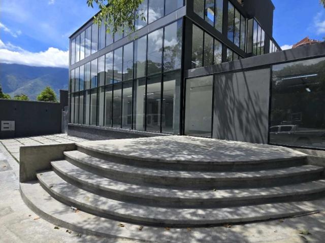 CASA COMERCIAL 1.440 M2 URB. CHUAO