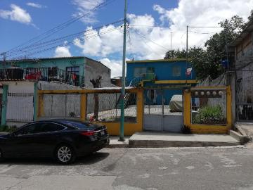 Casa comercial en venta con 5 departamentos incluidos