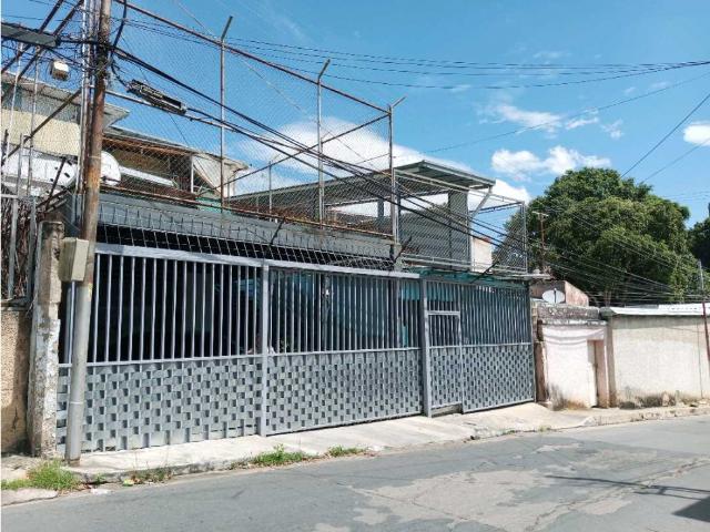 CASA COMERCIAL EN VENTA EN LA CEDEÑO AGR 10046831