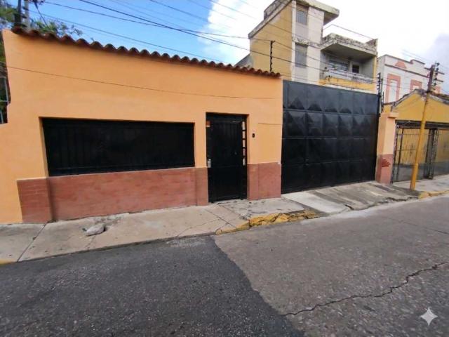 Casa Comercial en Venta muy cerca Av. Cedeño Valencia FF 10130924