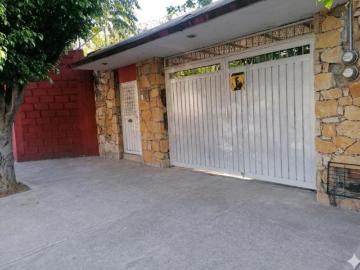 Casa Comercial en Venta sobre la Calzada El Sumidero