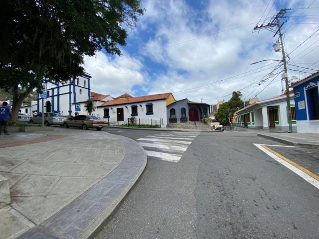 CASA COMERCIAL en el pueblo de El Hatillo ¡La MEJOR ubicación!