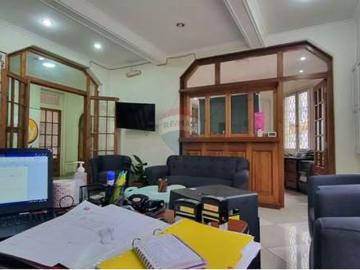Casa comercial/oficina en venta | 9 Dormitorios por 9650.00 en Santiago