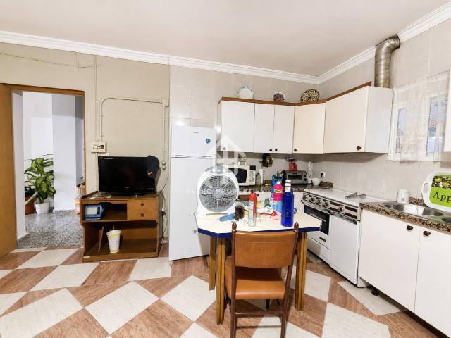 Casa completa en Huétor Tájar con dos viviendas, patio y múltiples posibilidades