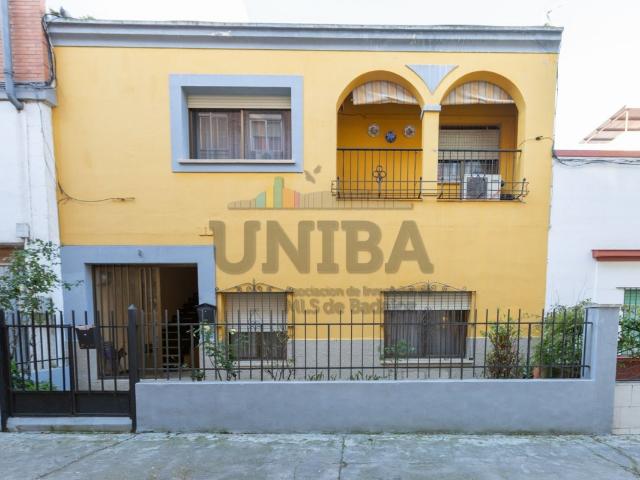 Casa completa en venta en Pardaleras — Badajoz