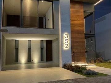 Casa con 400 m² de terreno, 3 recámaras en venta en La Campiña del Bosque