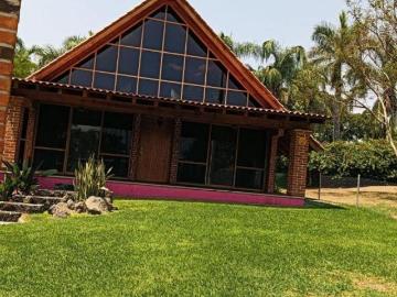 Casa con 419 m² de terreno y 2 recámaras en venta en Fraccionamiento Amates, oaxtepec