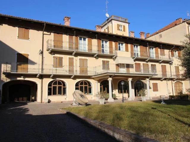 Casa con 4 appartamenti 890m² Dogliani