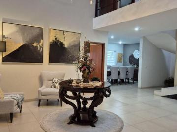 Casa con 4 habitaciones en venta con 240 m² superficie de terreno en Porta Toscana