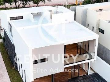 Casa con 4 habitaciones en venta en Lagos del Sol, 358 m² superficie de terreno