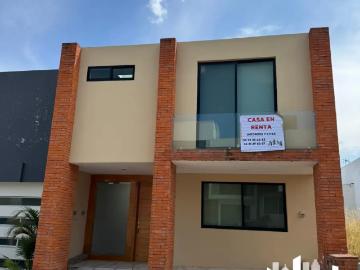 CASA CON 4 RECAMAS CERCA DE LAS OUTLET