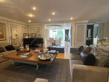Casa con 580 m² de terreno y 4 recámaras en venta en Bosque de las Lomas