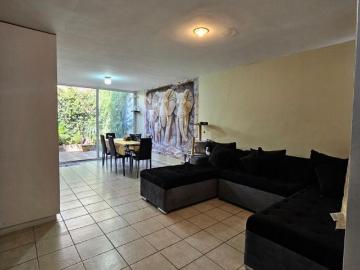 CASA CON 5 ESPACIOS HABITACIONALES + ROOF FUNCIONAL | GRAN OPORTUNIDAD EN SAN ISIDRO, VALDEPEÑAS