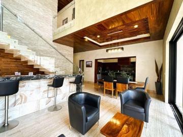 Casa con 5 recámaras en venta Coto Pontevedra, a 5 minutos de las Plaza Andares