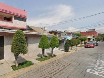 Casa con 200 m² superficie de terreno y 4 recámaras en venta en Bosques de Aragón