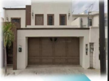 Casa con 213 m² de terreno y 4 recámaras en venta, Las Garzas!