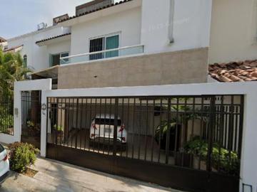 Casa con 260 m² superficie de terreno, 4 habitaciones en venta en Fluvial Vallarta