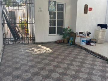Casa con 297 m² de superficie de terreno y 3 recámaras en venta, Santa Ana